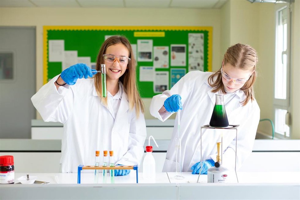 Científicas en el aula, por el Día Internacional de la Mujer y la Niña en la Ciencia que se celebra cada 11 de febrero.