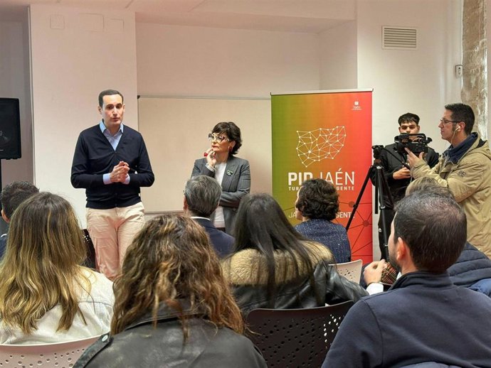 Encuentro comarcal sobre la plataforma de turismo inteligente.