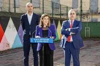 Buruaga dice que la propuesta de Casares sobre vivienda es "de folleto electoral": "No tiene competencias"