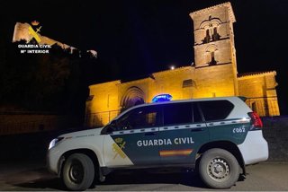 Archivo - Un vehículo de la Guardia Civil en Aguilar de Campoo.
