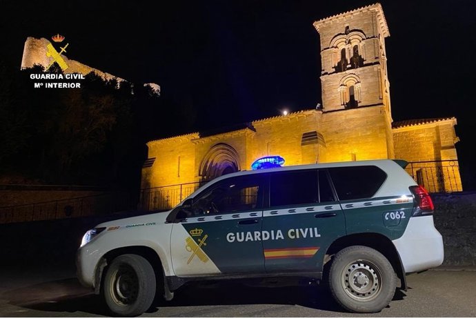 Archivo - Un vehículo de la Guardia Civil en Aguilar de Campoo.
