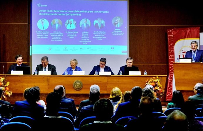 Jornada 'De la experimentación a la transformación: reforzando vías colaborativas para la innovación climáticamente neutra: e-city' organizada por la Universidad de Sevilla y Ulysseus