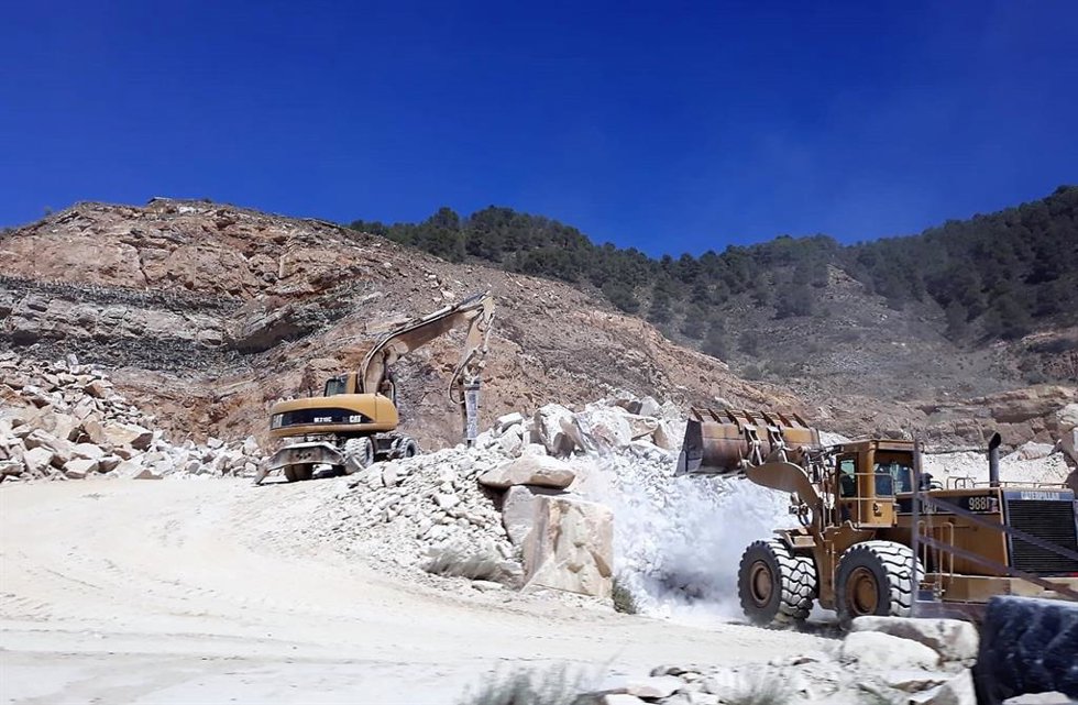 Archivo - Explotación minera en Macael (Almería). 