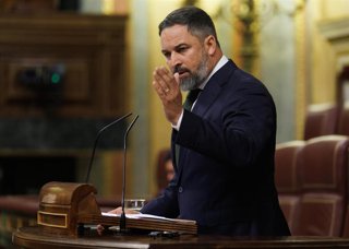 Archivo - El líder de VOX, Santiago Abascal, interviene durante una sesión plenaria en el Congreso de los Diputados, a 19 de abril de 2023, en Madrid (España). 