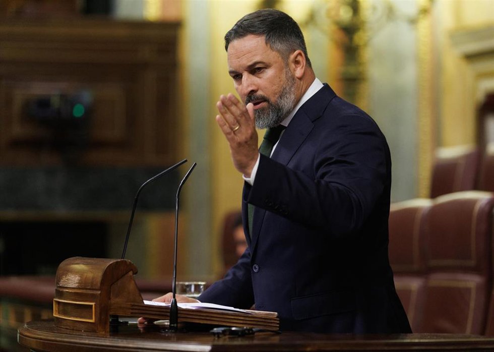 Archivo - El líder de VOX, Santiago Abascal, interviene durante una sesión plenaria en el Congreso de los Diputados, a 19 de abril de 2023, en Madrid (España).