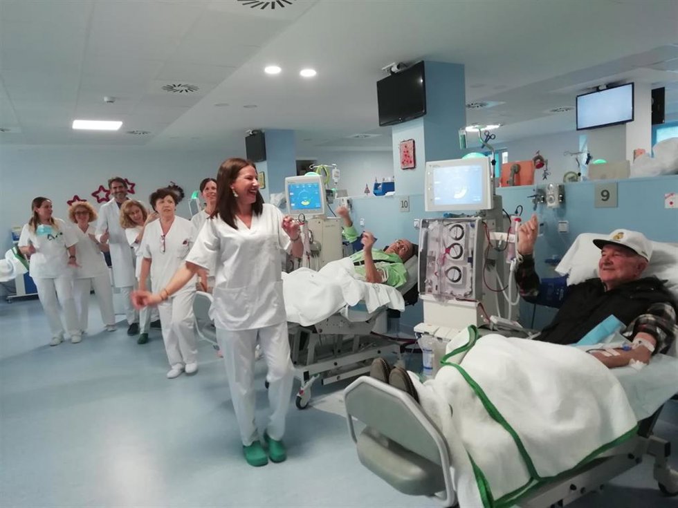 Archivo - Imagen de archivo de una campaña con pacientes en hemodiálisis.