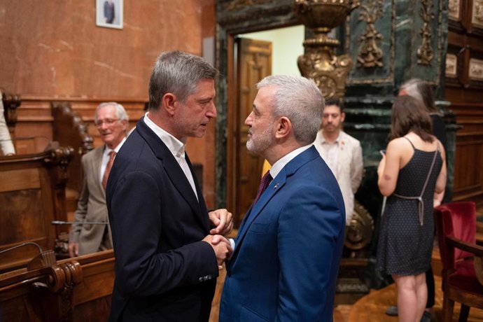 Archivo - El regidor de Junts de l'Ajuntament de Barcelona, Jordi Martí, i l'alcalde de Barcelona, Jaume Collboni