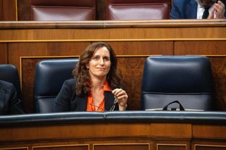 Imagen de archivo de la ministra de Sanidad, Mónica García, durante una sesión de control al Gobierno.