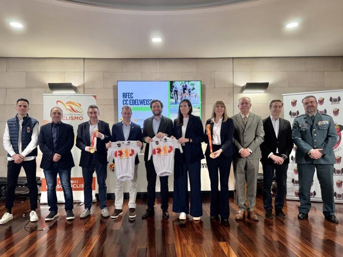 Presentación del acuerdo entre la RFEC y el C.C. Edelweiss para la organización de Campeonatos de España de 2026 a 2028.