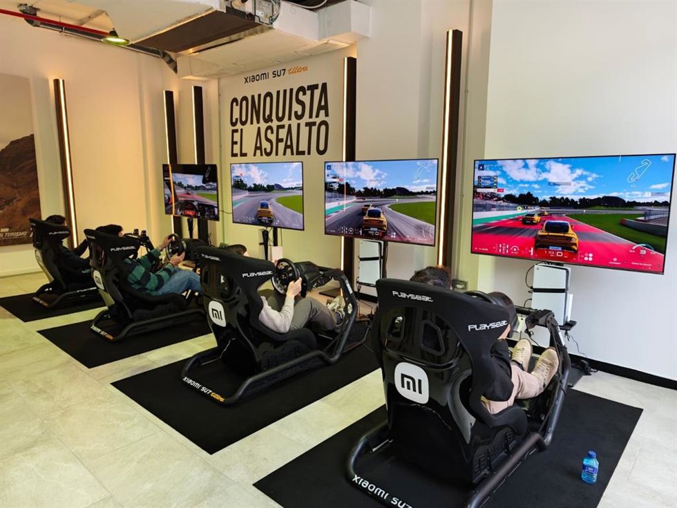 Experiencia inmersiva del Xiaomi SU7 Ultra en Gran Turismo 7 .