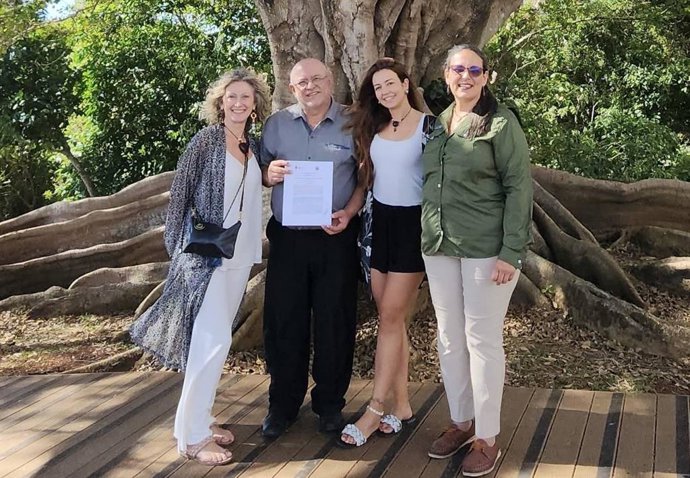 Representantes de la Universidad de León y de la Cámara Costarricense de Turismo Rural y Comunitario han suscrito un convenio para impulsar el patrimonio natural y cultural mediante el turismo.