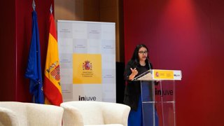 Diálogo 'Gobernar lo invisible: Estrategias para crear entornos digitales seguros entre IAs y algoritmos', celebrado en el marco Del ciclo Juventud y Feminismos.
