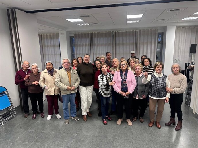 Personas mayores participantes en los talleres organizados por la Delegación de Mayores del Ayuntamiento de Córdoba en los Centros de Participación Activa para Personas Mayores (CPAPM).
