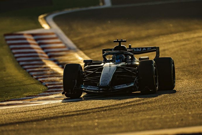 18 de fevereiro de 2026, Sakhir, Bahrein: 63 RUSSELL George (GBR), Mercedes AMG F1 Team W17, em ação durante os testes de pré-temporada da Fórmula 1 Aramco 2026 do Campeonato Mundial de Fórmula 1 da FIA 2026, de 18 a 20 de fevereiro de 2026, no Circuito I