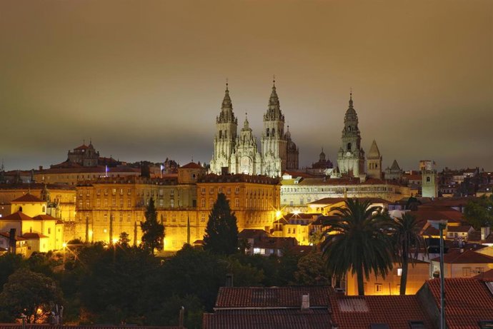 Al fondo, la Catedral de Santiago.