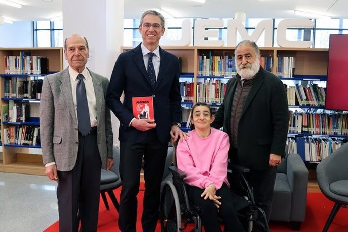 De izq. A dcha.: Ramón Carnero, Jesús Zarzuela, Tere Guerra y Javier Pérez Andrés