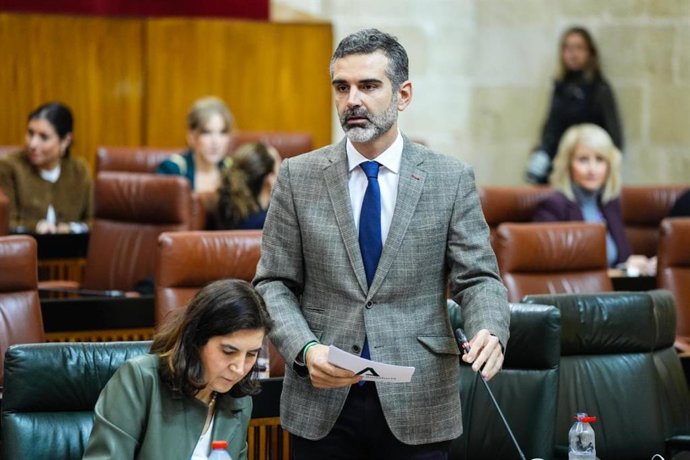 Imagen del consejero de Agricultura, Pesca, Agua y Desarrollo Rural, Ramón Fernández-Pacheco. ARCHIVO.