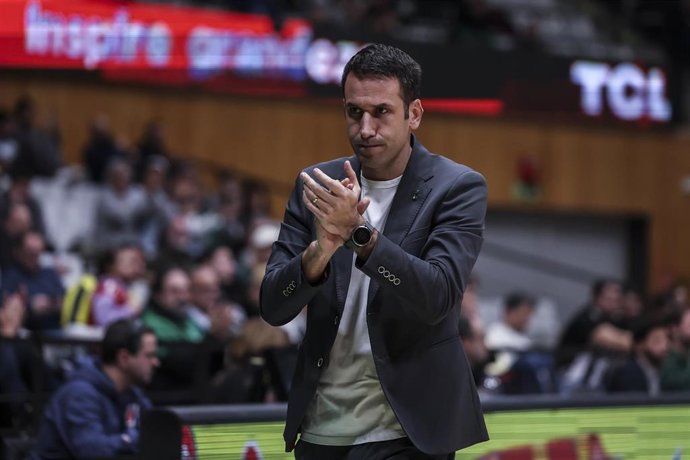 Archivo - Daniel Miret, entrenador del Asisa Joventut.