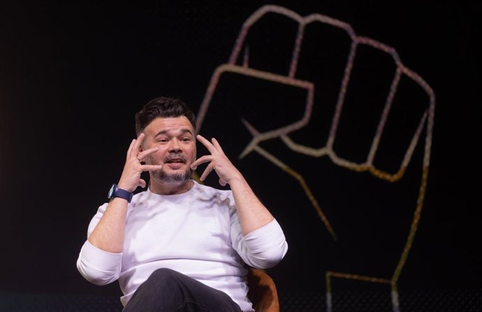 El portavoz de ERC en el Congreso, Gabriel Rufián, durante un diálogo sobre el futuro de la izquierda alternativa, en la sala Galileo Galilei, a 18 de febrero de 2026, en Madrid (España). 