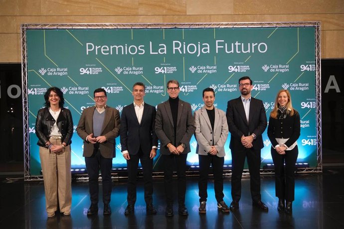 A la gala también han asistido el presidente de la Rioja, Gonzalo Capellán, y el director general de Caja Rural de Aragón, Luis Lucas.