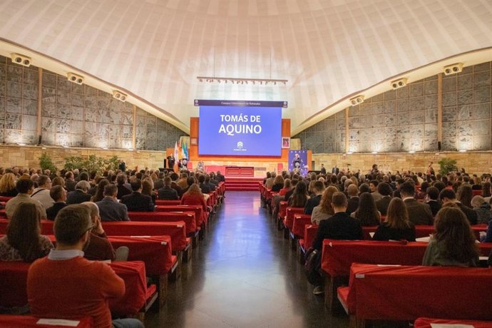 Entrega del premio Tomás de Aquino.