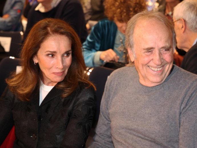 Joan Manuel Serrat y Ana Belén durante el homenaje al poeta Joan Margarit cuando se cumplen cinco años de su fallecimiento, a 18 de febrero de 2026, en Madrid (España).