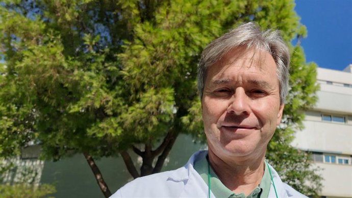 El jefe de Servicio de Enfermedades Infecciosas del Hospital Virgen Macarena, Jesús Rodríguez-Baño