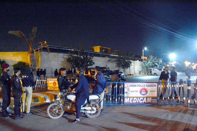 Despliegue de seguridad en una calle de la ciudad de Karachi, en Pakistán (archivo)