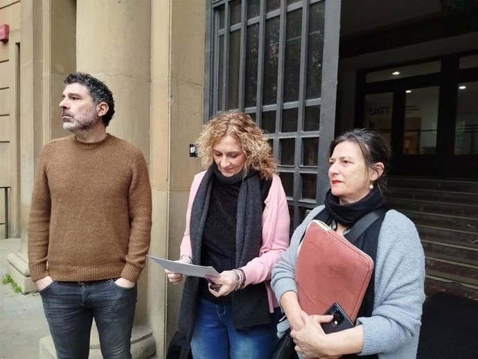 El secretario general estatal de la Federación de Servicios a la Ciudadanía de CCOO, Lucho Palazzo, y la secretaria general de la Federación de Servicios a la Ciudadanía de CCOO de Navarra, Lucía Sesma