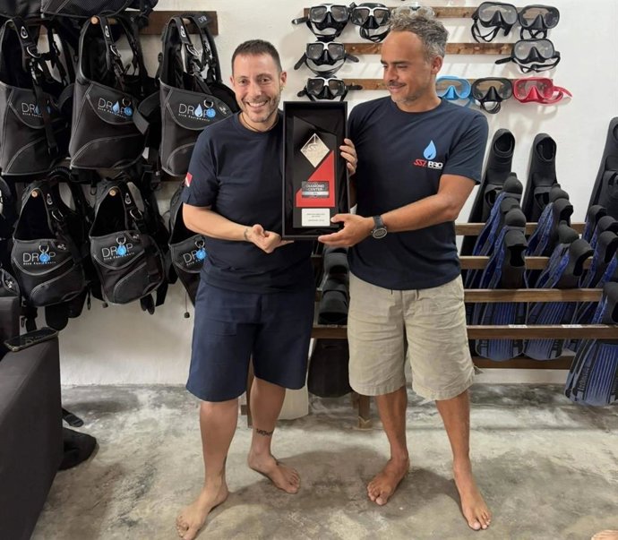 Drop Dive Maldives , catalogado como el centro de buceo número 1 en Maldivas