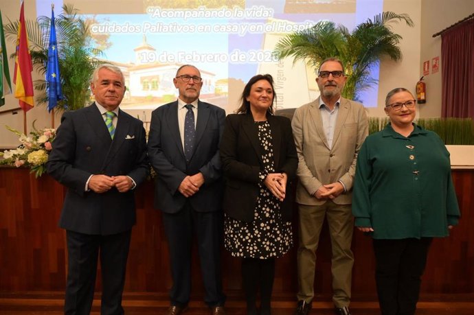 Acto de inauguración de jornada provincial la atención en cuidados paliativos