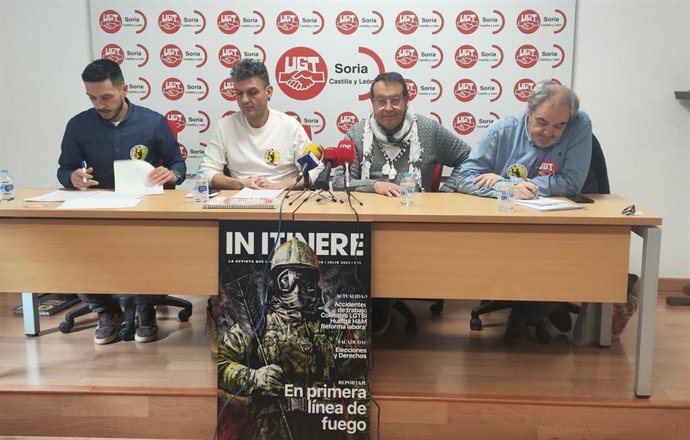 Javier García, Nacho Mialdea, Carlos Arenas y Tomás Pérez abordan la actualidad de los bomberos forestales.