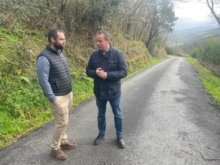 Pedro Fernandez, Alcalde De Tapia De Casariego, Y Marcelino Marcos, Consejero De Medio Rural.