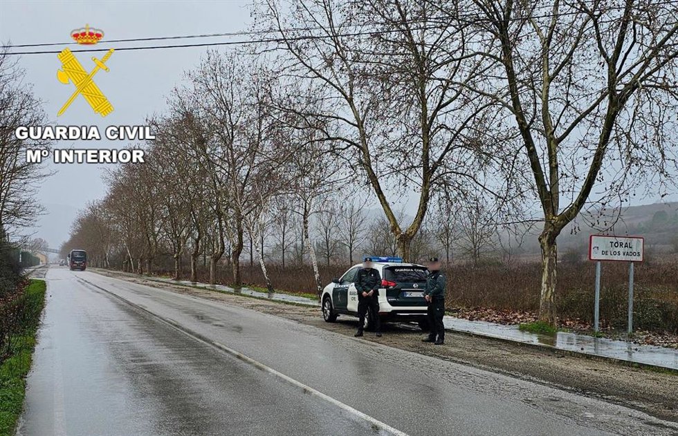 Un varón ha sido detenido por robo con violencia e intimidación en una vivienda de Toral de los Vados (León).