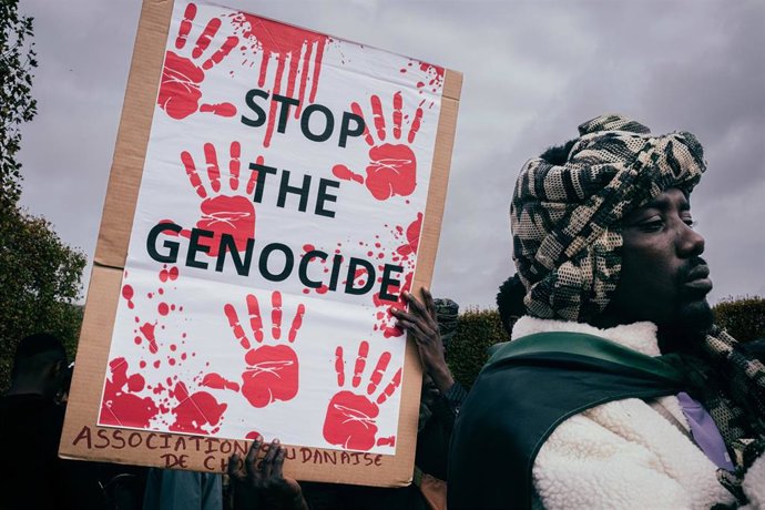 Archivo - Manfiestación de sudaneses en París, pidiendo el cese del genocidio en El Fasher.