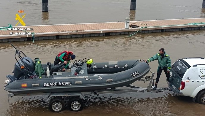 Imagen del dispositivo de búsqueda del hombre desaparecido en el Guadiana.
