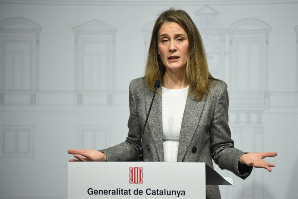 Albiach en rueda de prensa tras firmar con el presidente de la Generalitat, Salvador Illa, el acuerdo para los Presupuestos