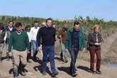 Foto: El comisario de Agricultura promete toda la ayuda posible al campo andaluz para daños que Moreno cifra en 3.000 millones
