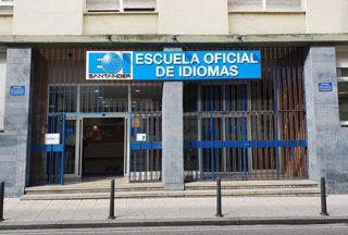 Entrada de la Escuela Oficial de Idiomas de Santander