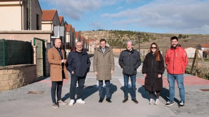 Ejecutivo riojano, fiel a su apoyo al municipalismo, financia el 84,5% de obras renovación de la calle El Somo en Leiva