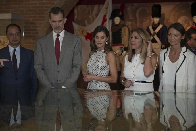Archivo - Los reyes Felipe y Letizia, durante su visita a Bailén en el año 2018.