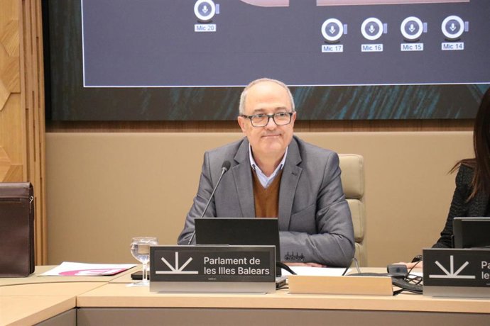 El director general de IB3, Josep Codony, en su comparecencia en el Parlament.