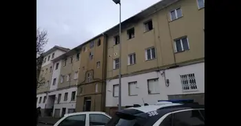 Tres de los heridos en el incendio de Ferrol permanecen en la unidad de quemados y el bombero fue intervenido