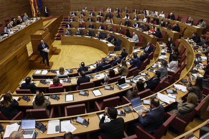 El president de la Generalitat, Juanfran Pérez Llorca, durante una sesión de control