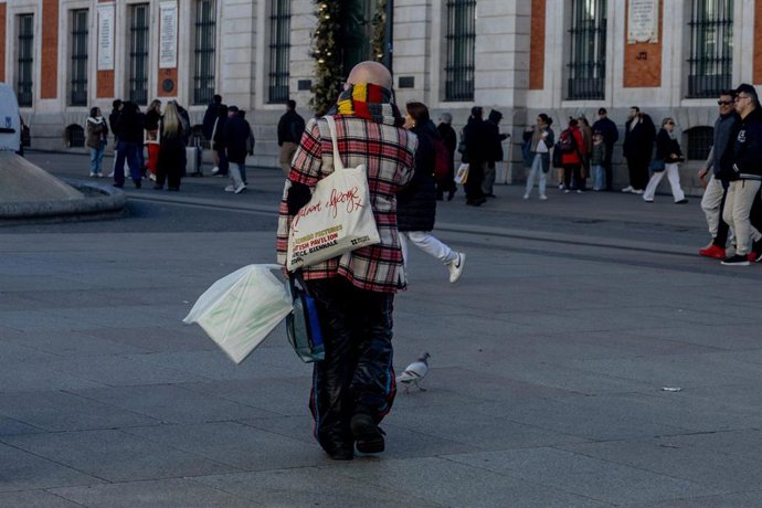 Archivo - El 75% de los españoles compra segunda mano gastando de media 167 euros por año, según OCU.