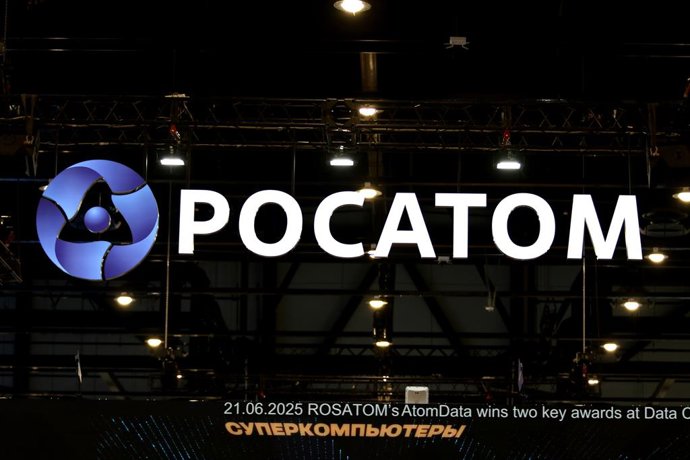 Archivo - June 21, 2025, Saint Petersburg, Russia: Logo Rosatom on the XXVIII St. Petersburg International Economic Forum at the Expoforum Convention and Exhibition Center in St. Petersburg, Russia.