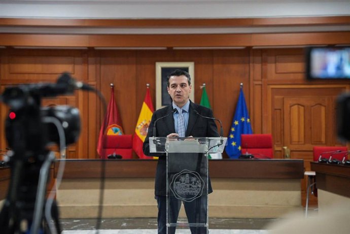 El alcalde de Córdoba, José María Bellido, en la rueda de prensa.