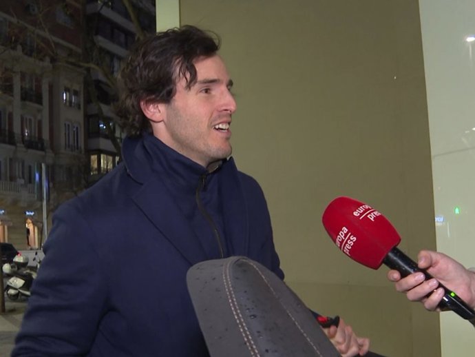 Íñigo Onieva esquiva, una vez más, las preguntas sobre la supuesta ruina de Tamara Falcó