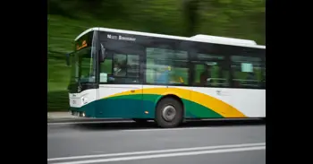 Dos mujeres heridas al caerse dentro de una villavesa por un frenazo en el Valle de Egüés