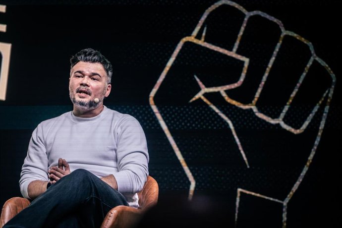 El portavoz de ERC en el Congreso, Gabriel Rufián, durante un diálogo sobre el futuro de la izquierda alternativa, en la sala Galileo Galilei, a 18 de febrero de 2026, en Madrid (España). 